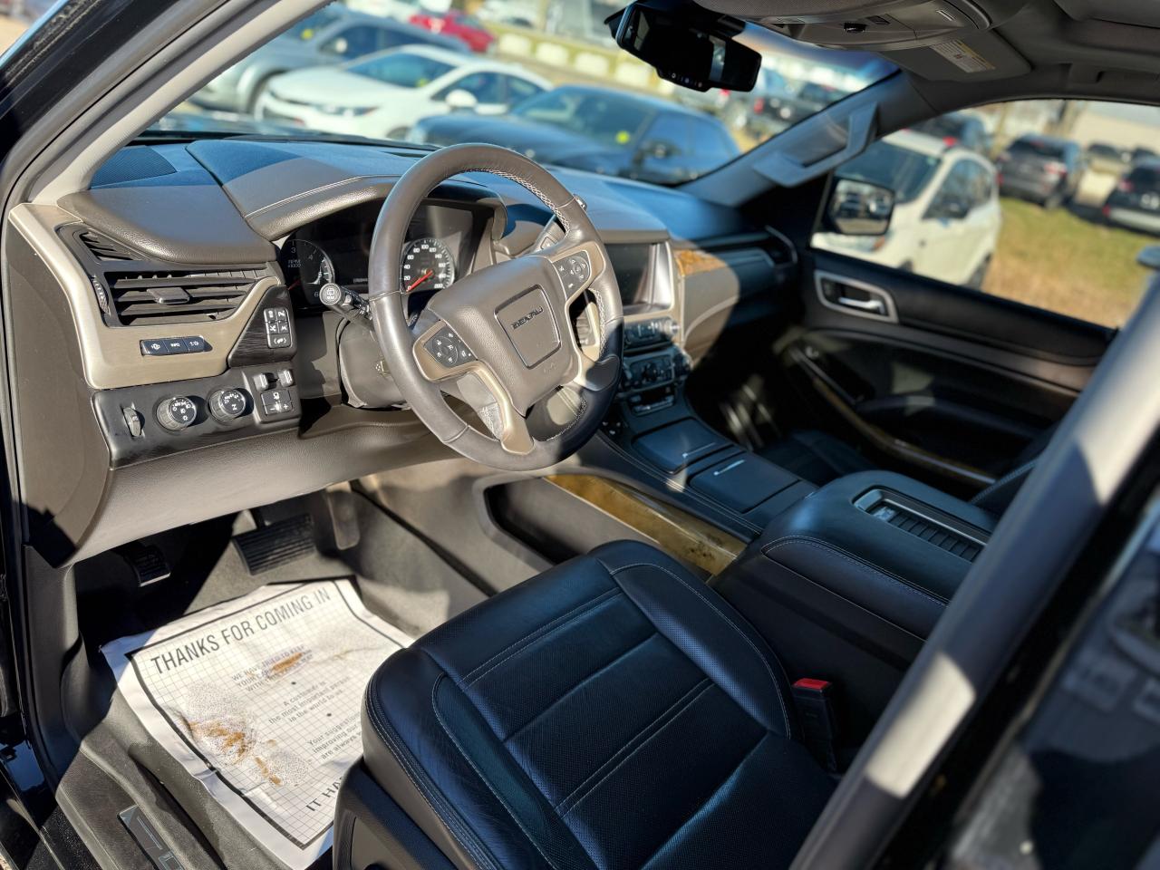 2017 GMC Yukon Denali - Photo #6
