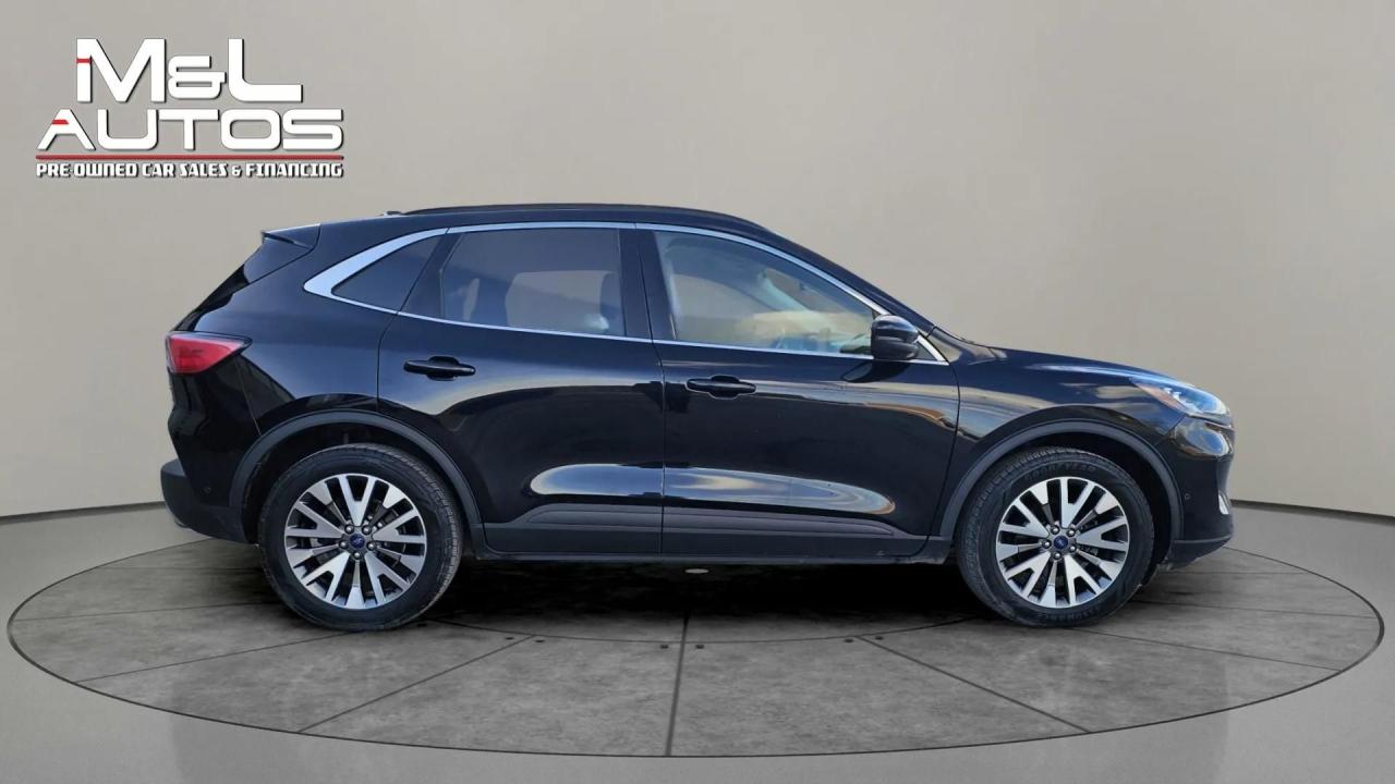 2020 Ford Escape TITANIUM HYBRID AWD - Photo #4