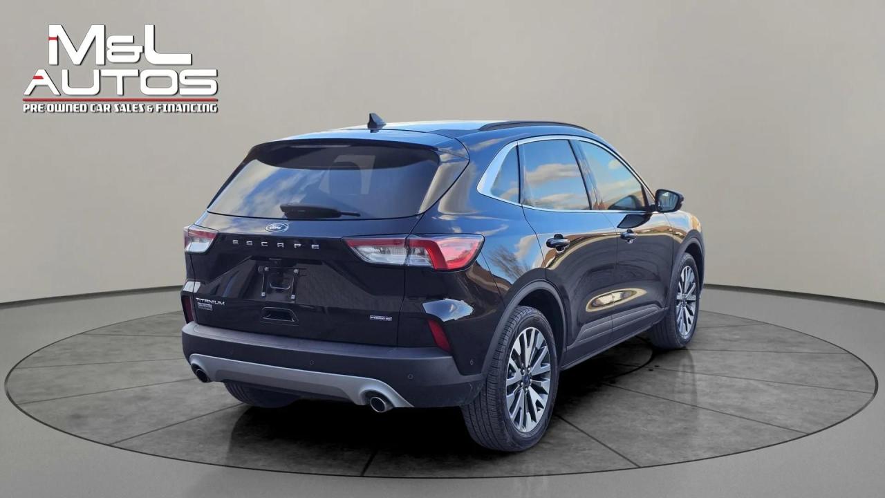 2020 Ford Escape TITANIUM HYBRID AWD Photo4
