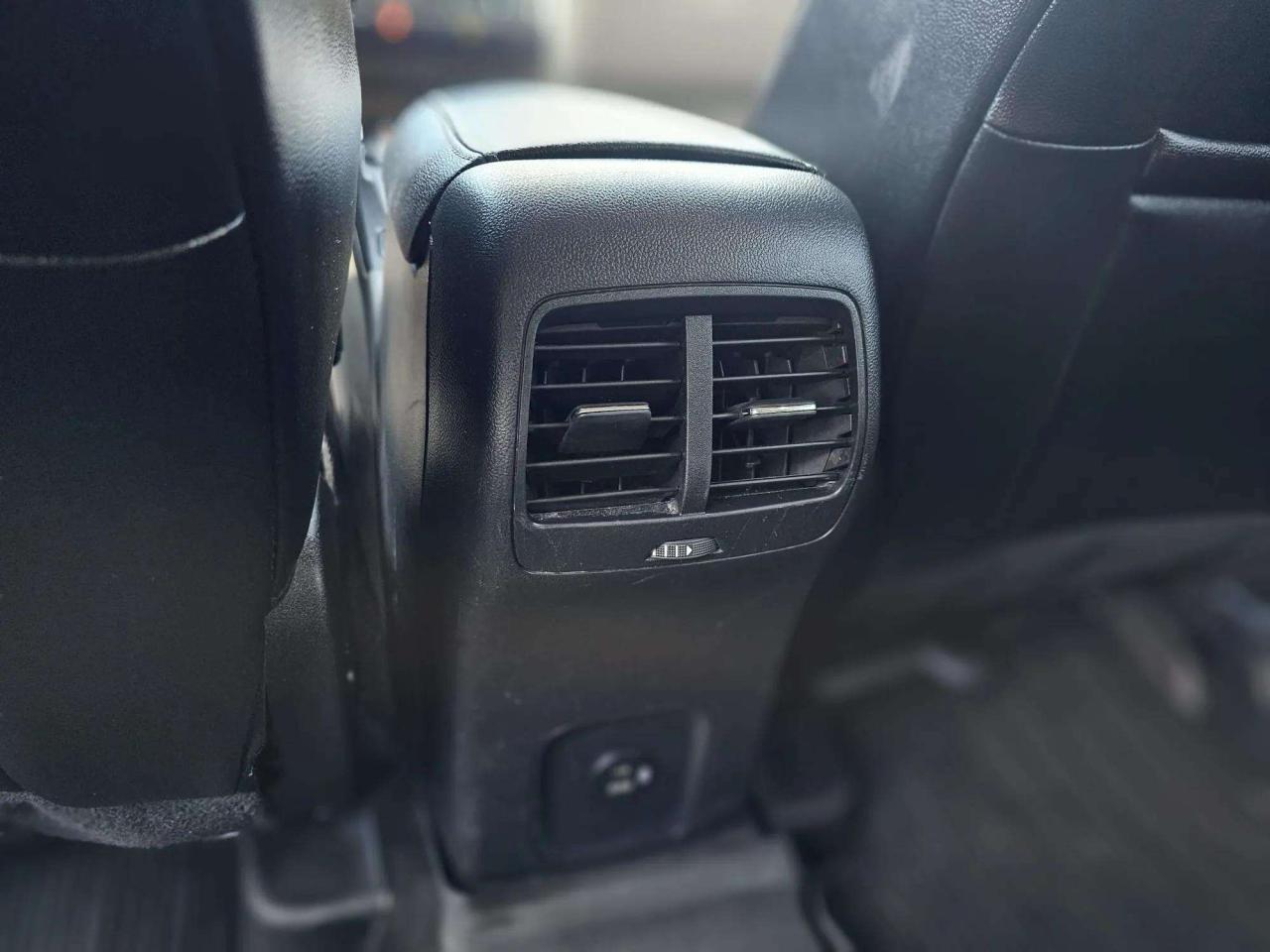 2020 Ford Escape TITANIUM HYBRID AWD - Photo #20