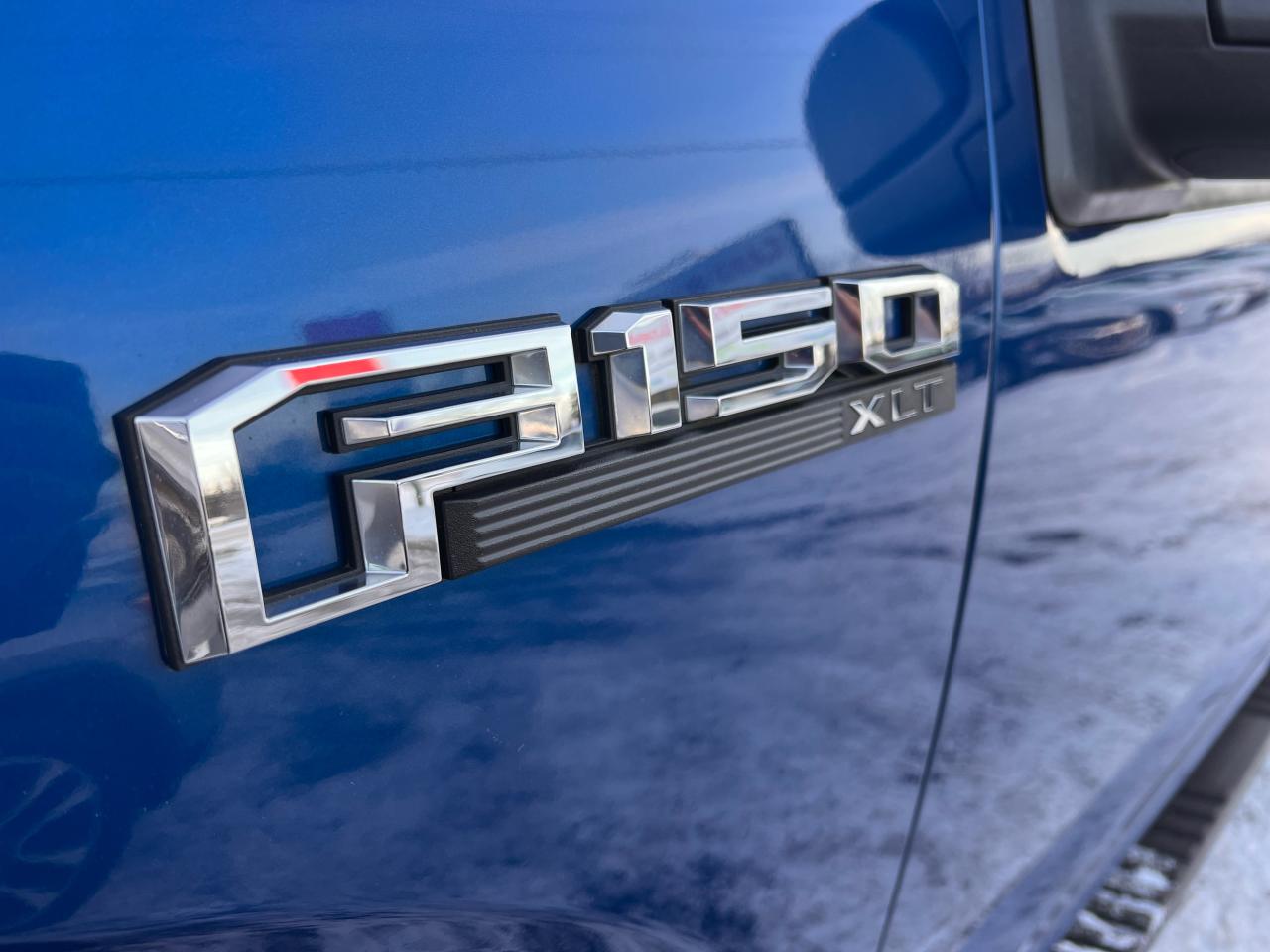 2017 Ford F-150 4WD SuperCrew 145" SPORT 5.0L V8 Photo