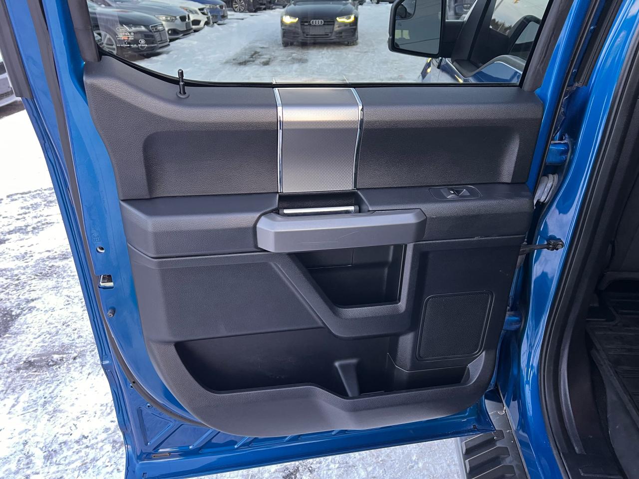 2017 Ford F-150 4WD SuperCrew 145" SPORT 5.0L V8 Photo