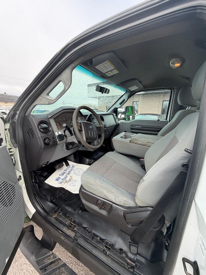 2013 Ford F-550 XL - Photo #4