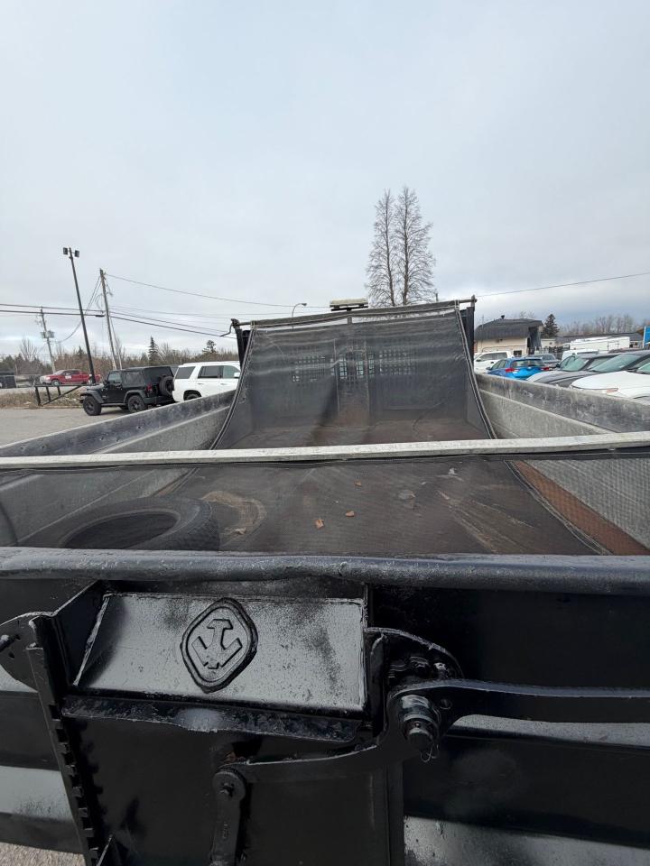 2013 Ford F-550 XL - Photo #8