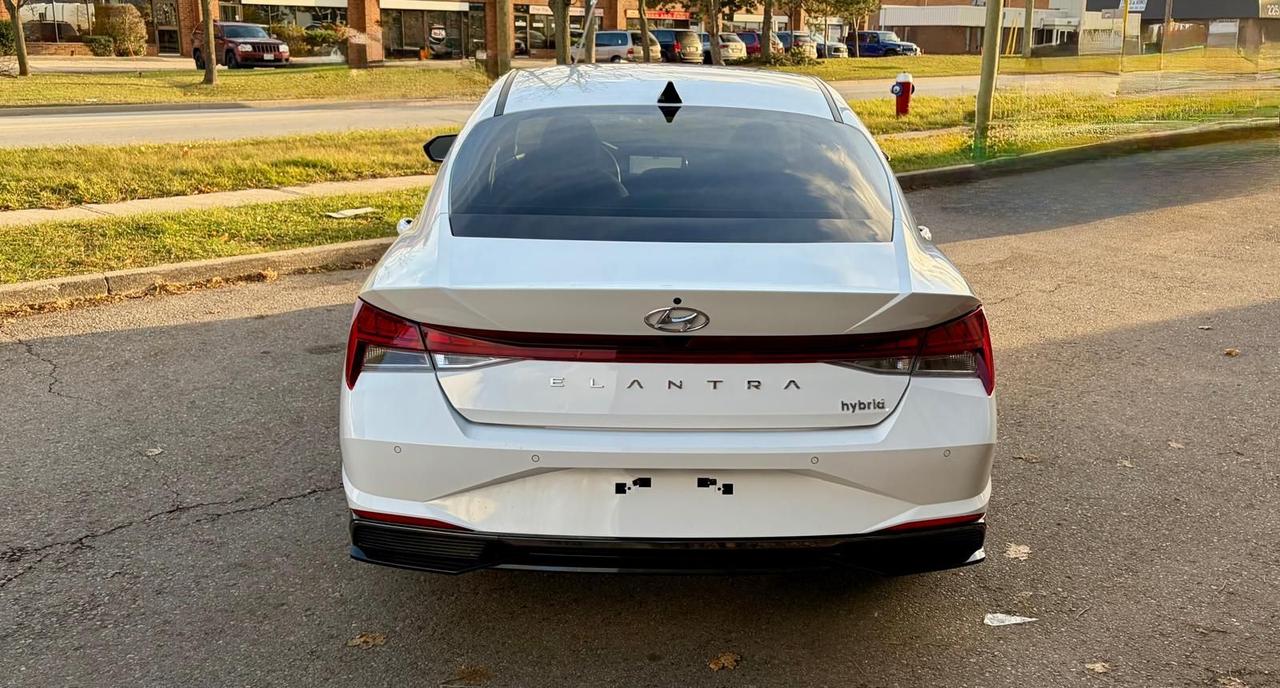 2023 Hyundai Elantra Luxury Photo