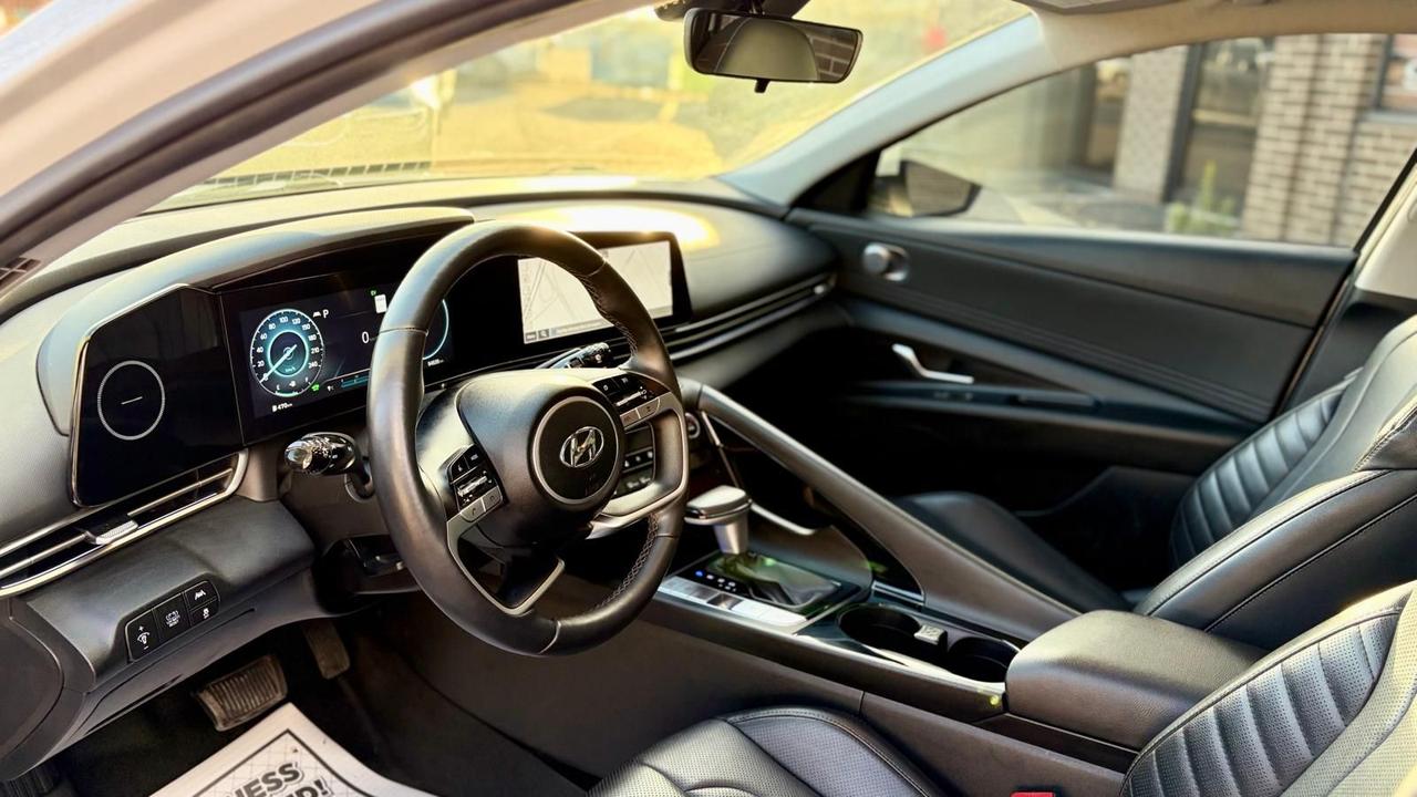 2023 Hyundai Elantra Luxury - Photo #6