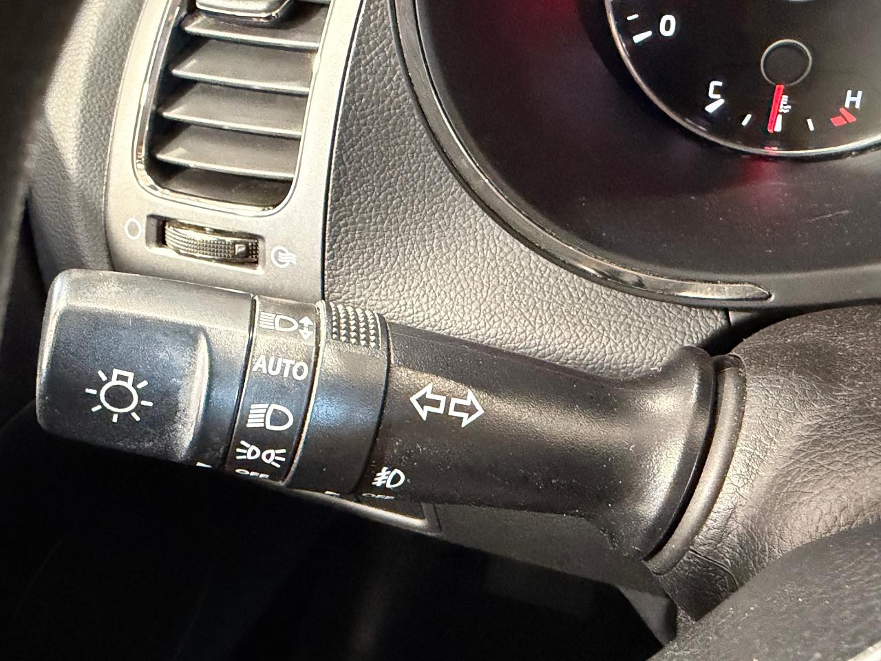 2018 Kia Forte LX+ApplePlay+Camera+Heated Seats+CLEAN CARFAX Photo45