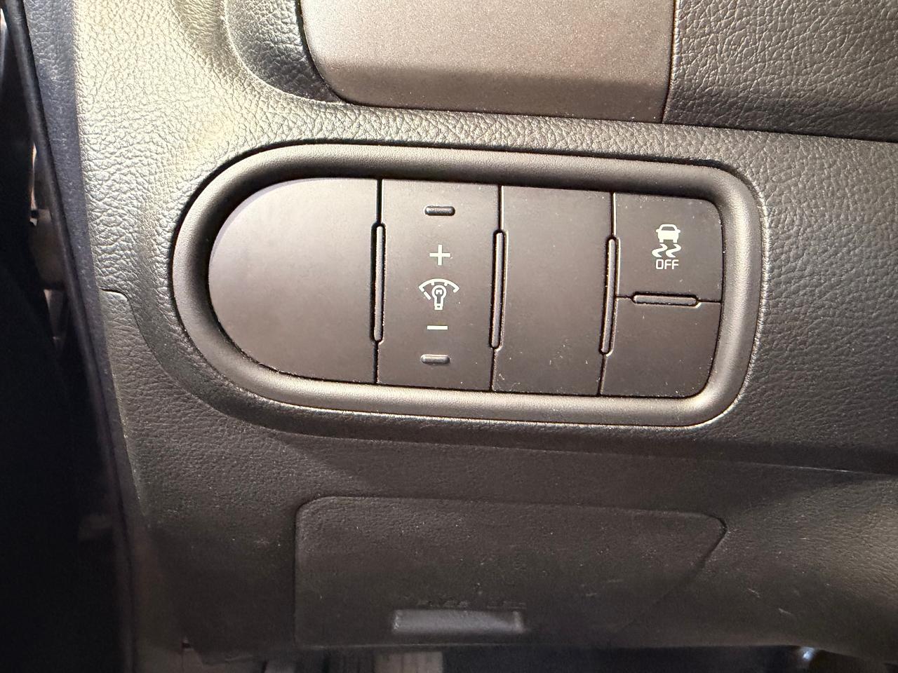 2018 Kia Forte LX+ApplePlay+Camera+Heated Seats+CLEAN CARFAX Photo96