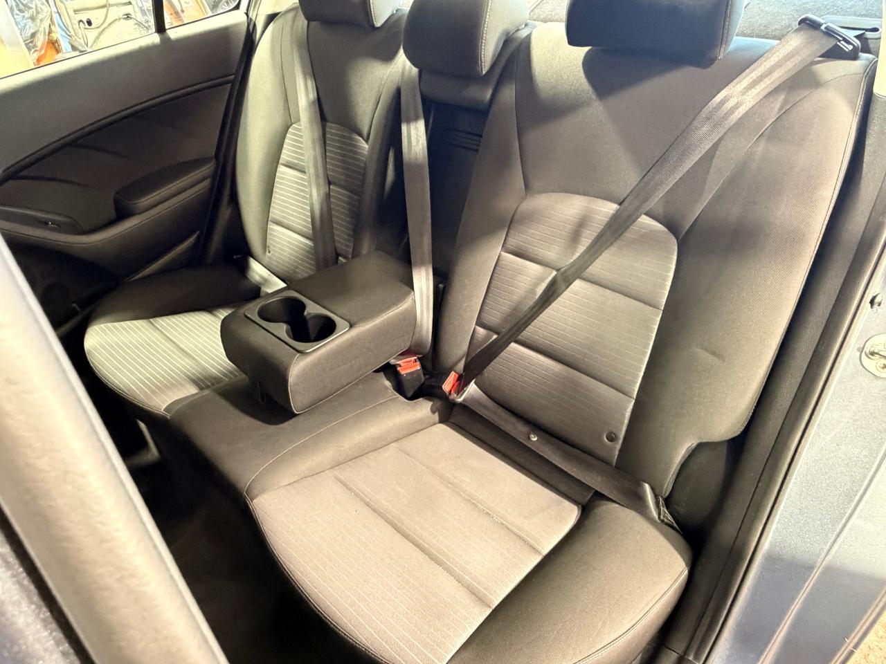 2018 Kia Forte LX+ApplePlay+Camera+Heated Seats+CLEAN CARFAX Photo80