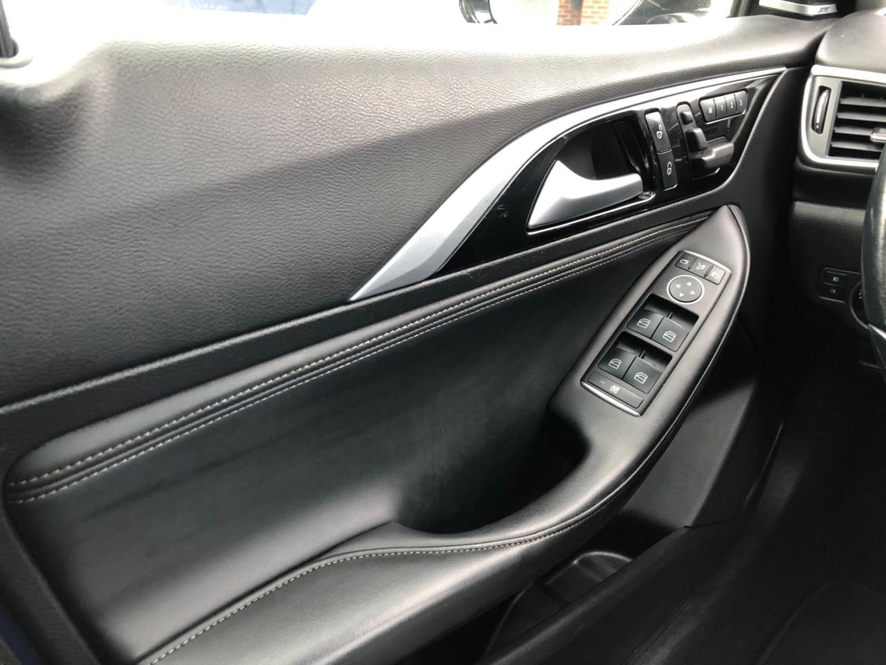 2017 Infiniti QX30 QX30 / LTHR / B.CAM / NAV / MOONROOF / H.SEATS