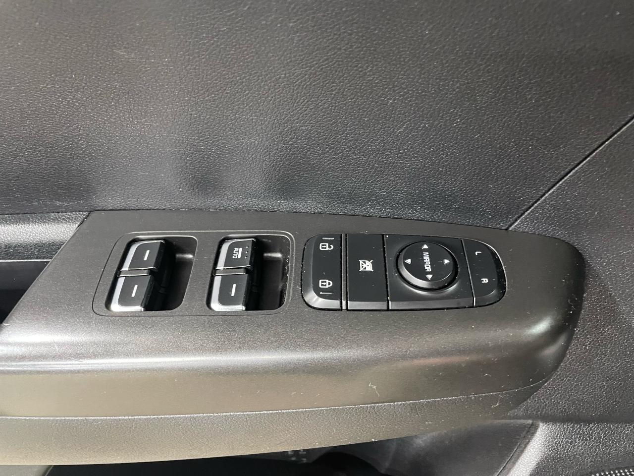 2017 Kia Sportage LX FWD | HEATED SEATS | BLUETOOTH | BACKUP CAMERA Photo