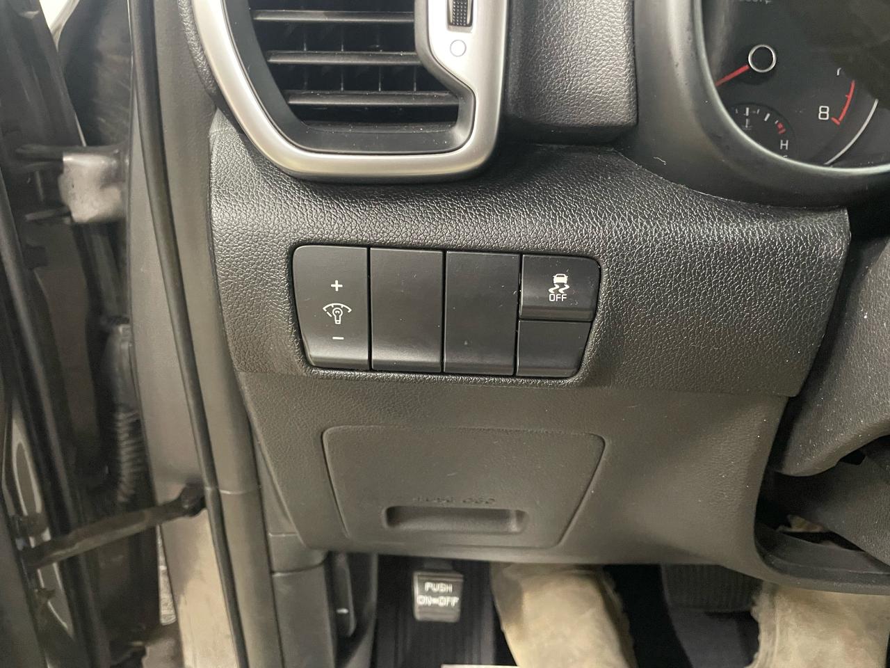 2017 Kia Sportage LX FWD | HEATED SEATS | BLUETOOTH | BACKUP CAMERA Photo