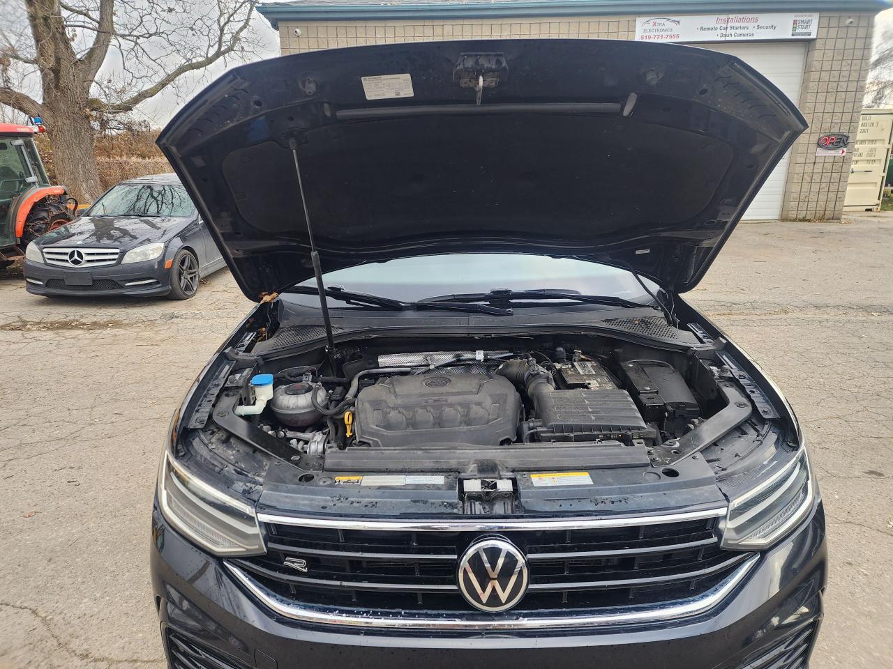 2022 Volkswagen Tiguan Comfortline R-Line Black Edition l Clean Carfax - Photo #17