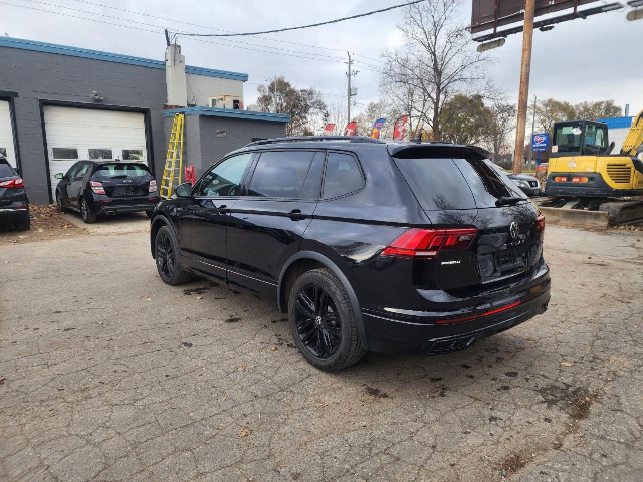 2022 Volkswagen Tiguan Comfortline R-Line Black Edition l Clean Carfax