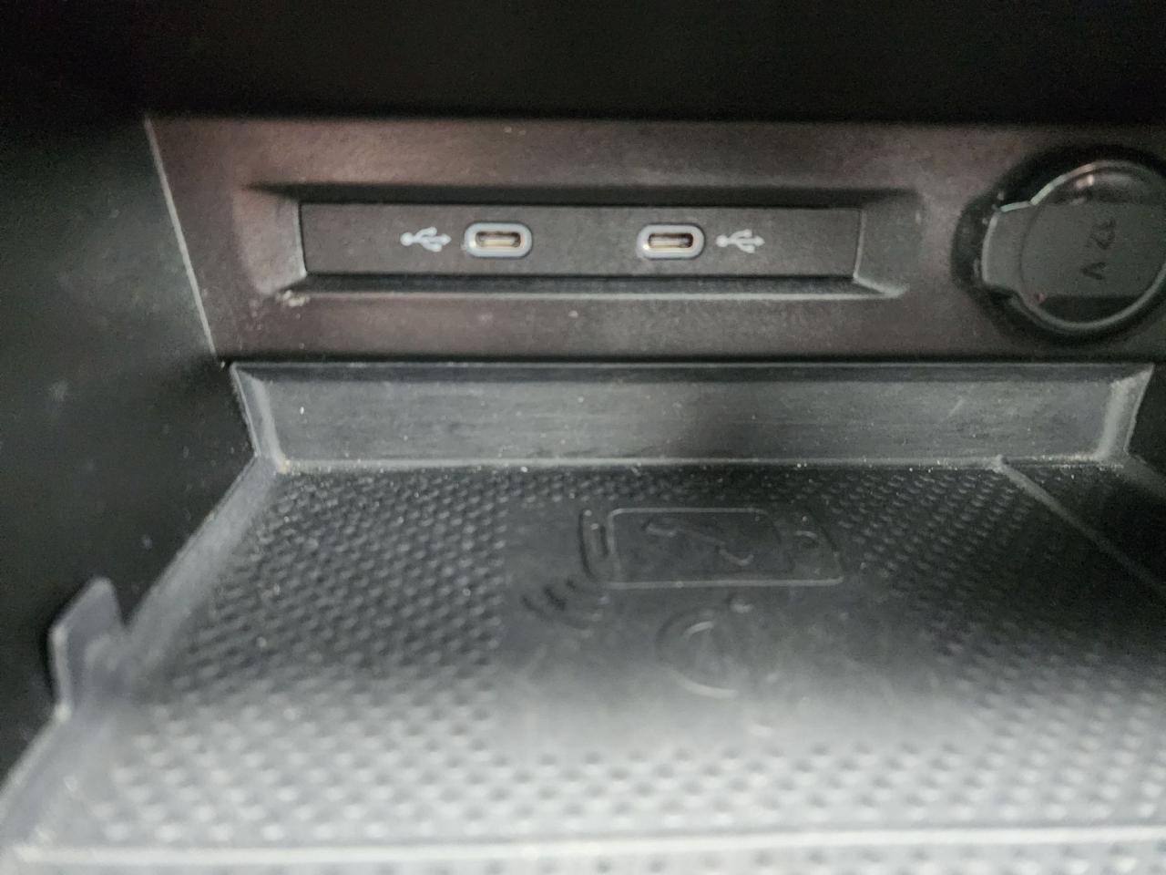 2022 Volkswagen Tiguan Comfortline R-Line Black Edition l Clean Carfax