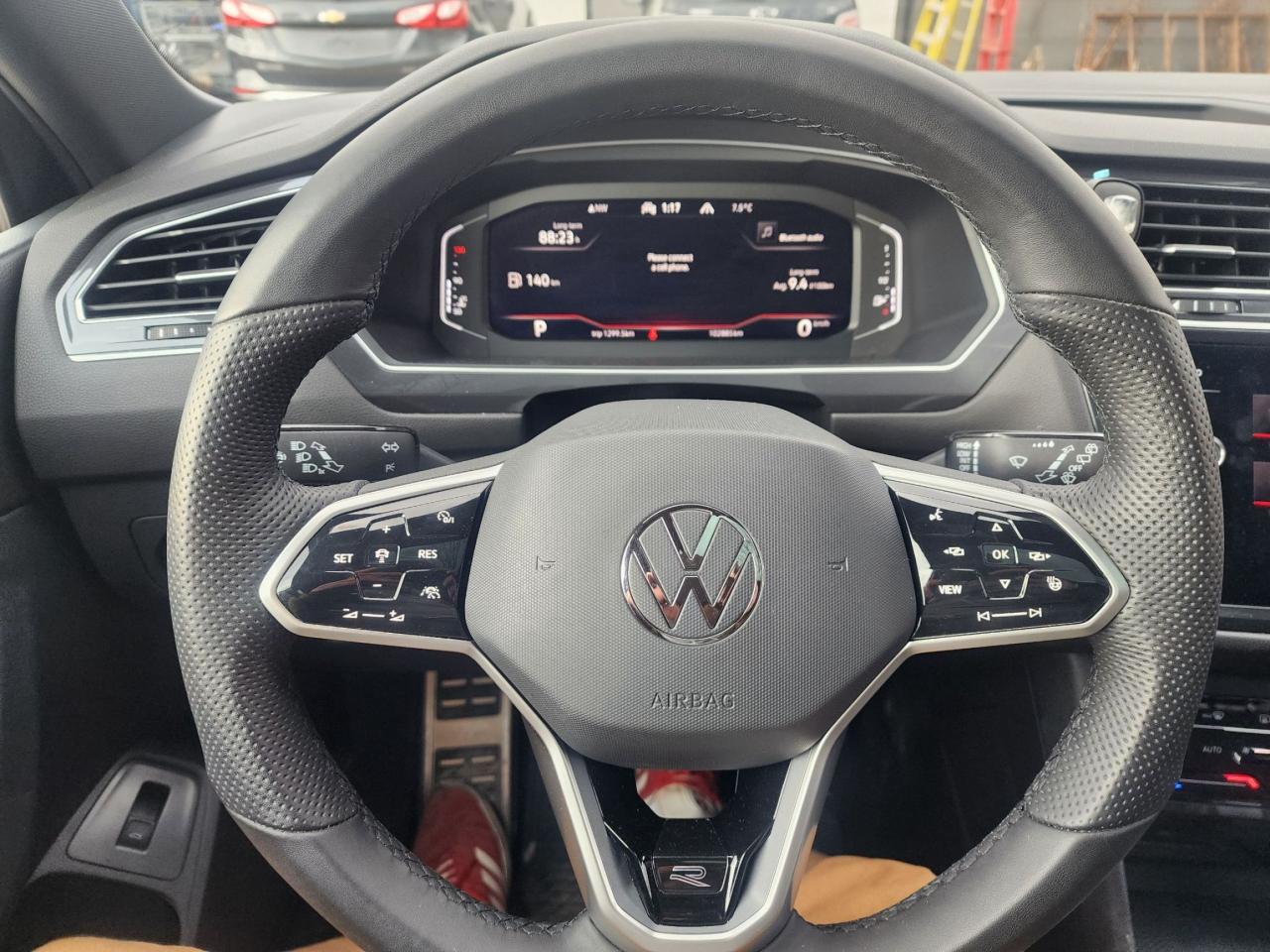 2022 Volkswagen Tiguan Comfortline R-Line Black Edition l Clean Carfax