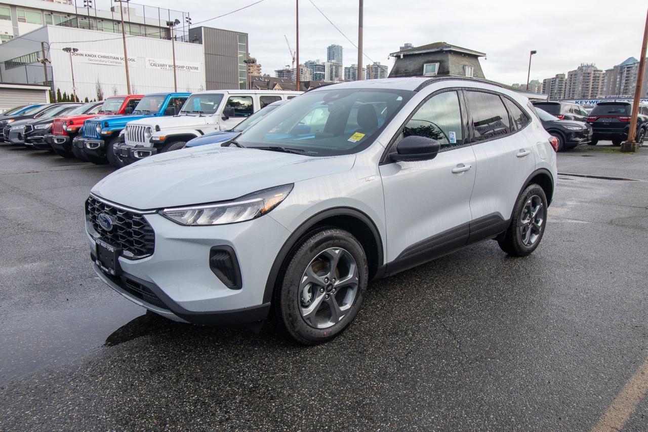 2026 Ford Escape ST-Line AWD HYBRID Photo1