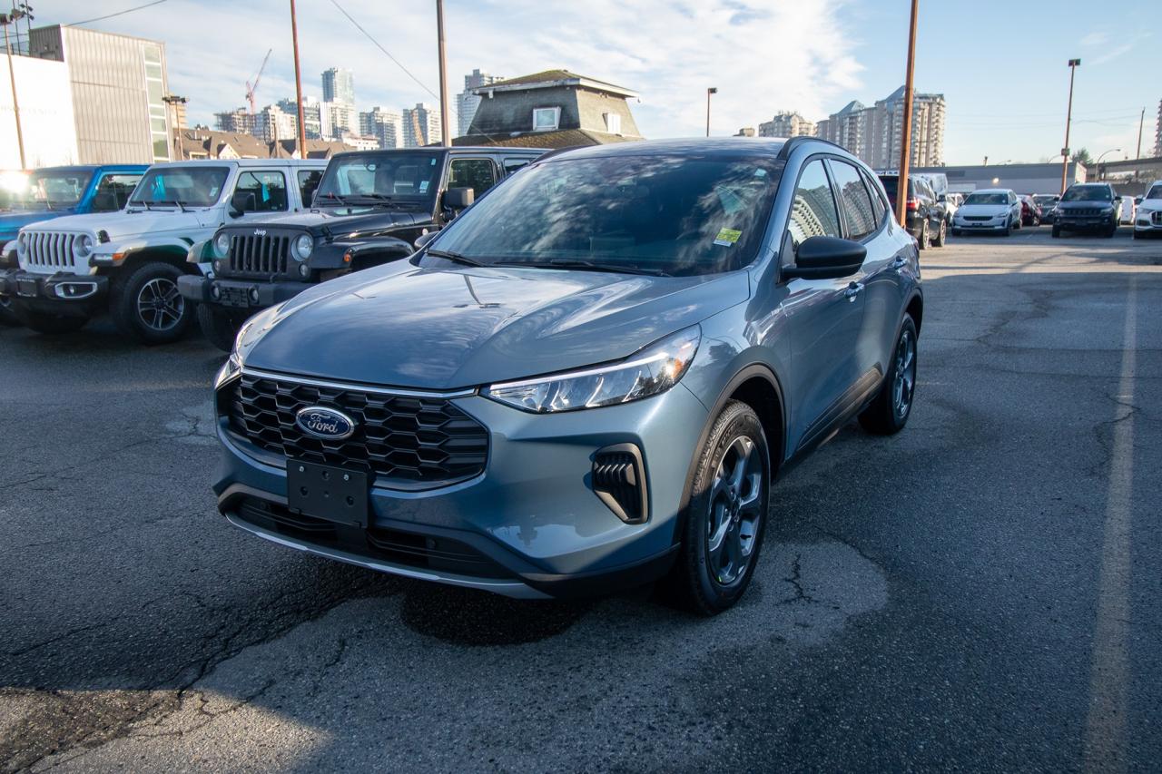 2026 Ford Escape ST-Line AWD Hybrid Photo0