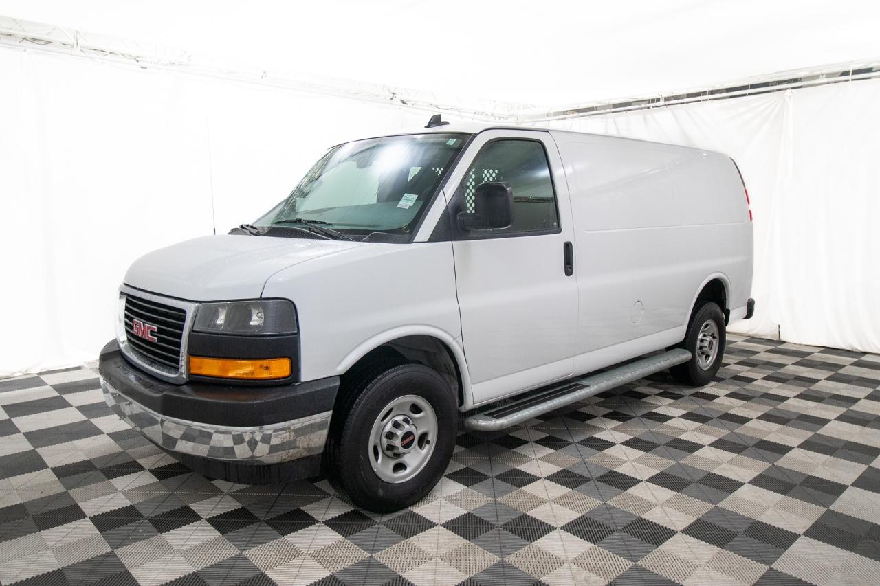 2023 GMC Savana RWD 2500 135" Photo2