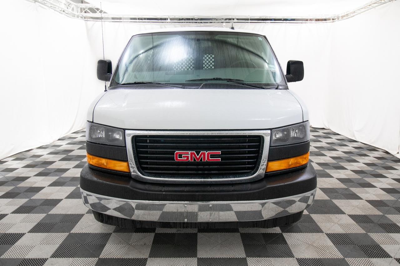 2023 GMC Savana RWD 2500 135" Photo3