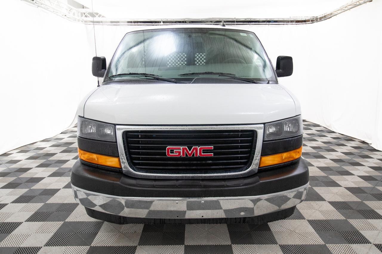 2023 GMC Savana RWD 2500 135" Photo3