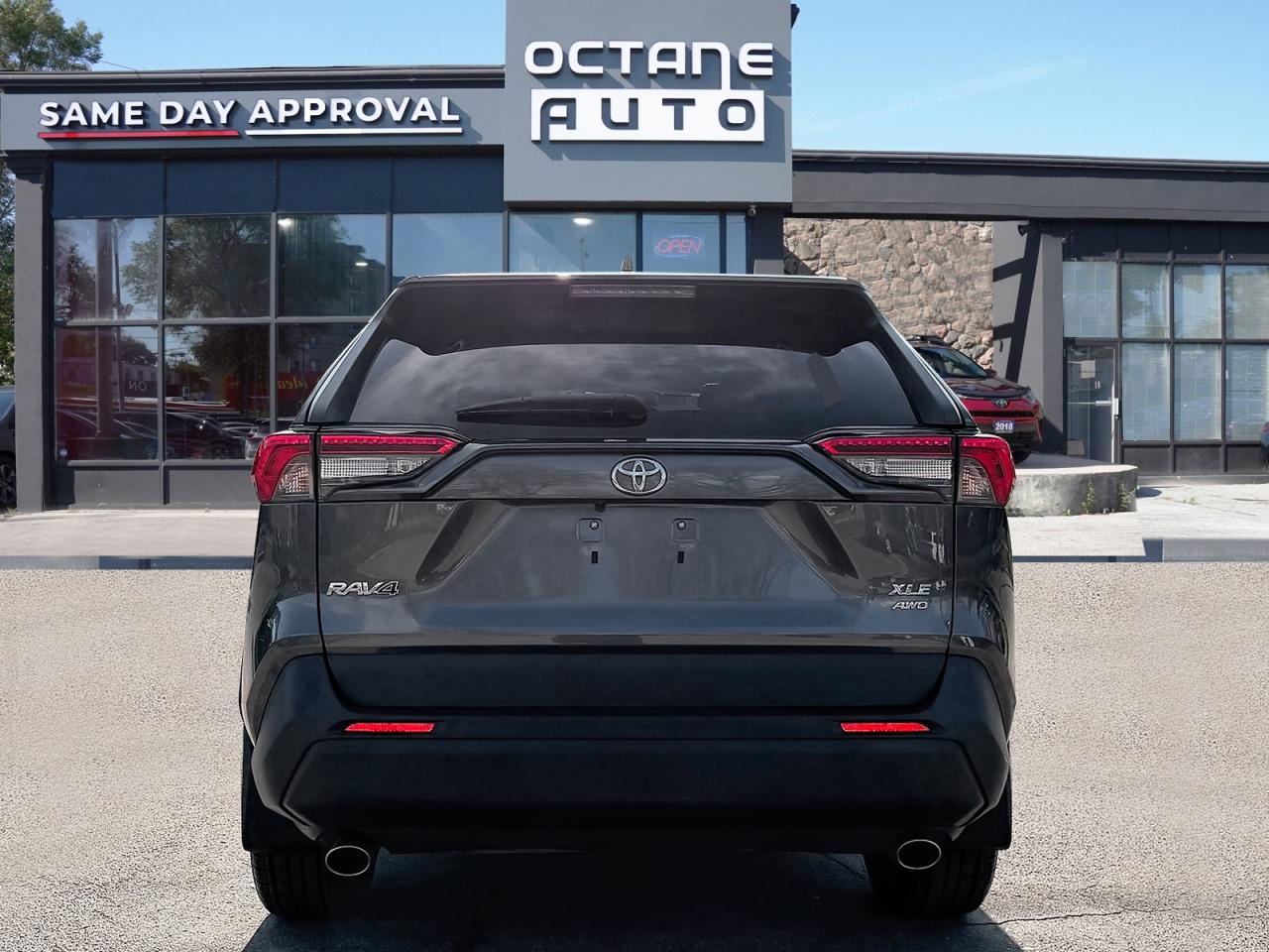 2020 Toyota RAV4 XLE AWD Photo4