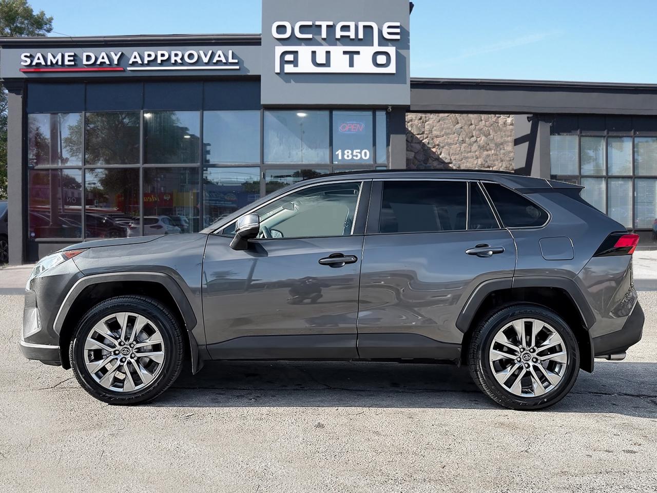 2020 Toyota RAV4 XLE AWD Photo2