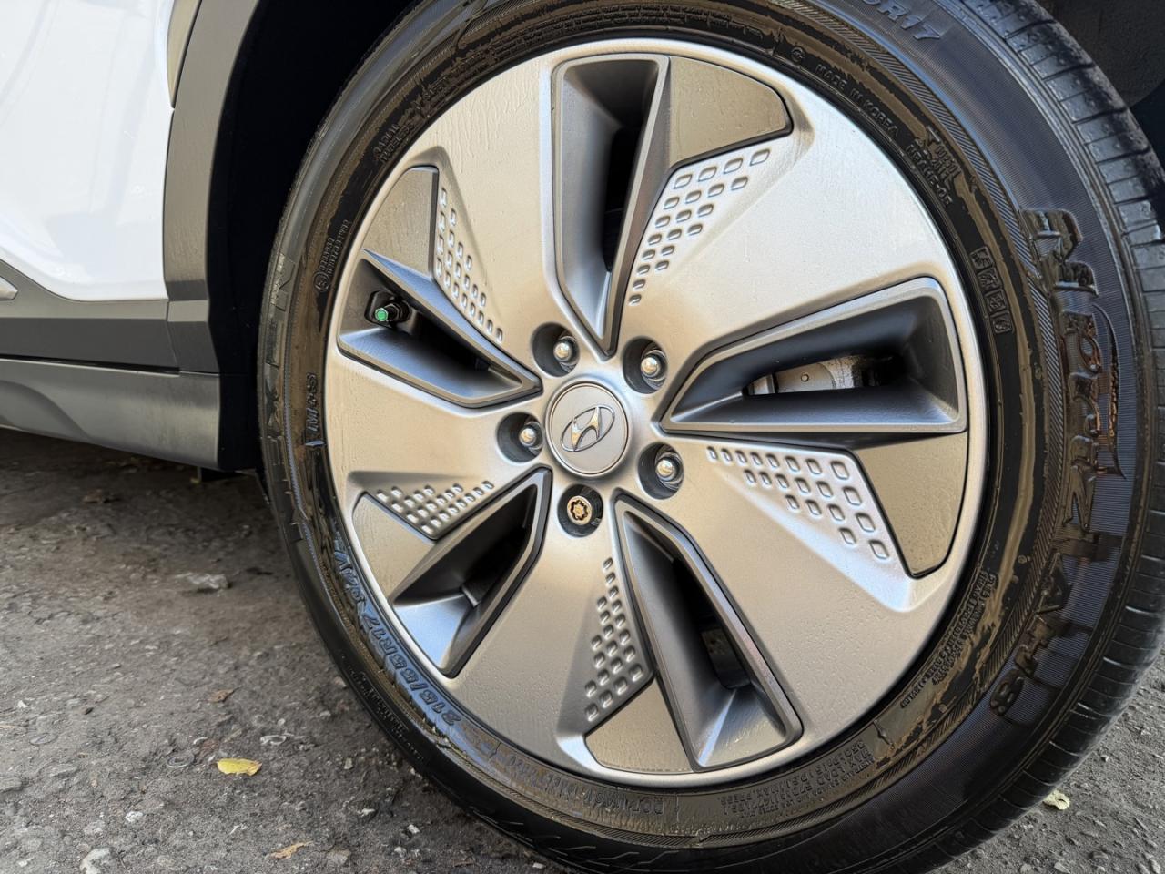 2021 Hyundai KONA EV Ultimate FWD Photo