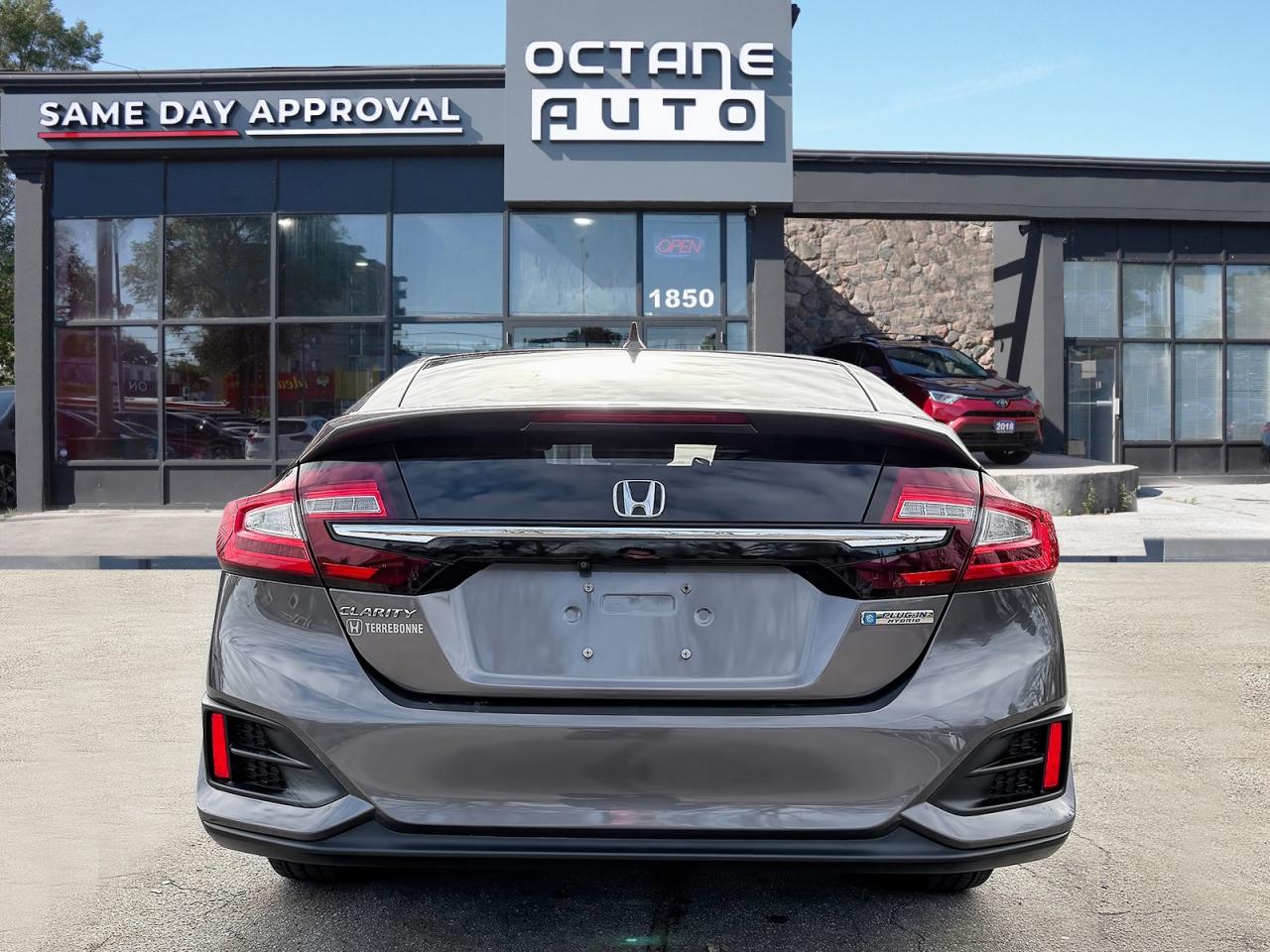 2020 Honda Clarity Plug-In Hybrid Touring Sedan - Photo #5