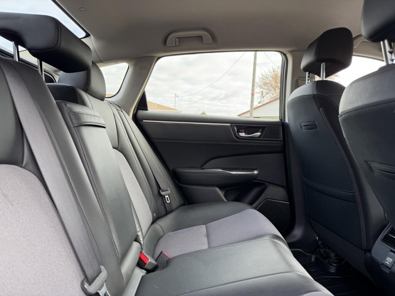 2020 Honda Clarity Plug-In Hybrid Touring Sedan Photo