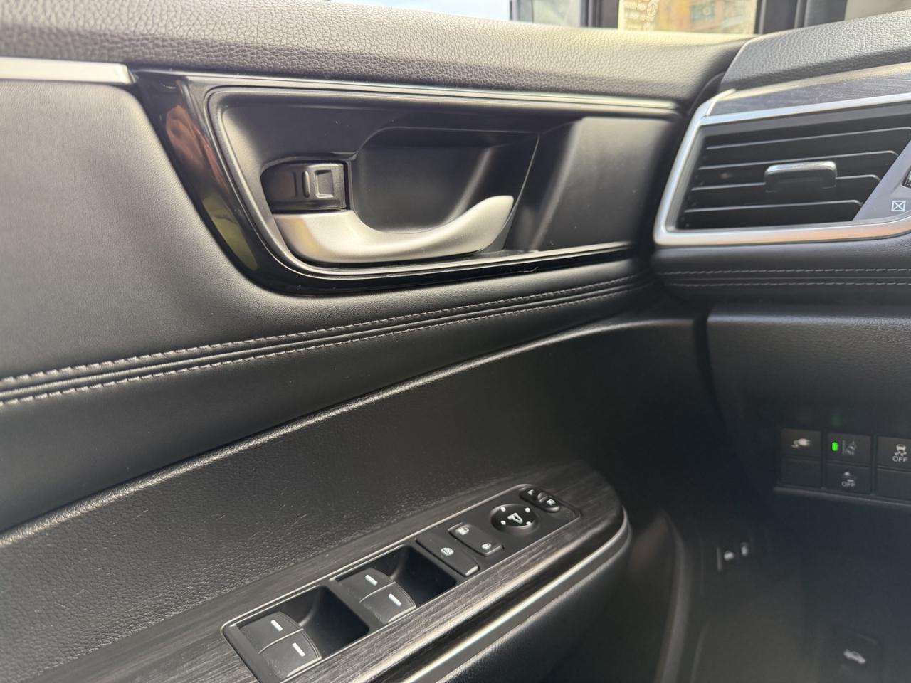 2020 Honda Clarity Plug-In Hybrid Touring Sedan - Photo #25