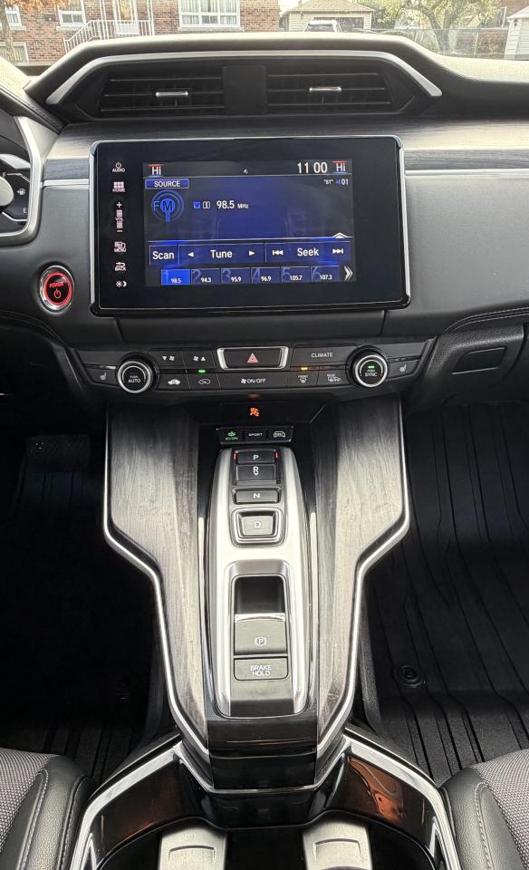 2020 Honda Clarity Plug-In Hybrid Touring Sedan - Photo #24