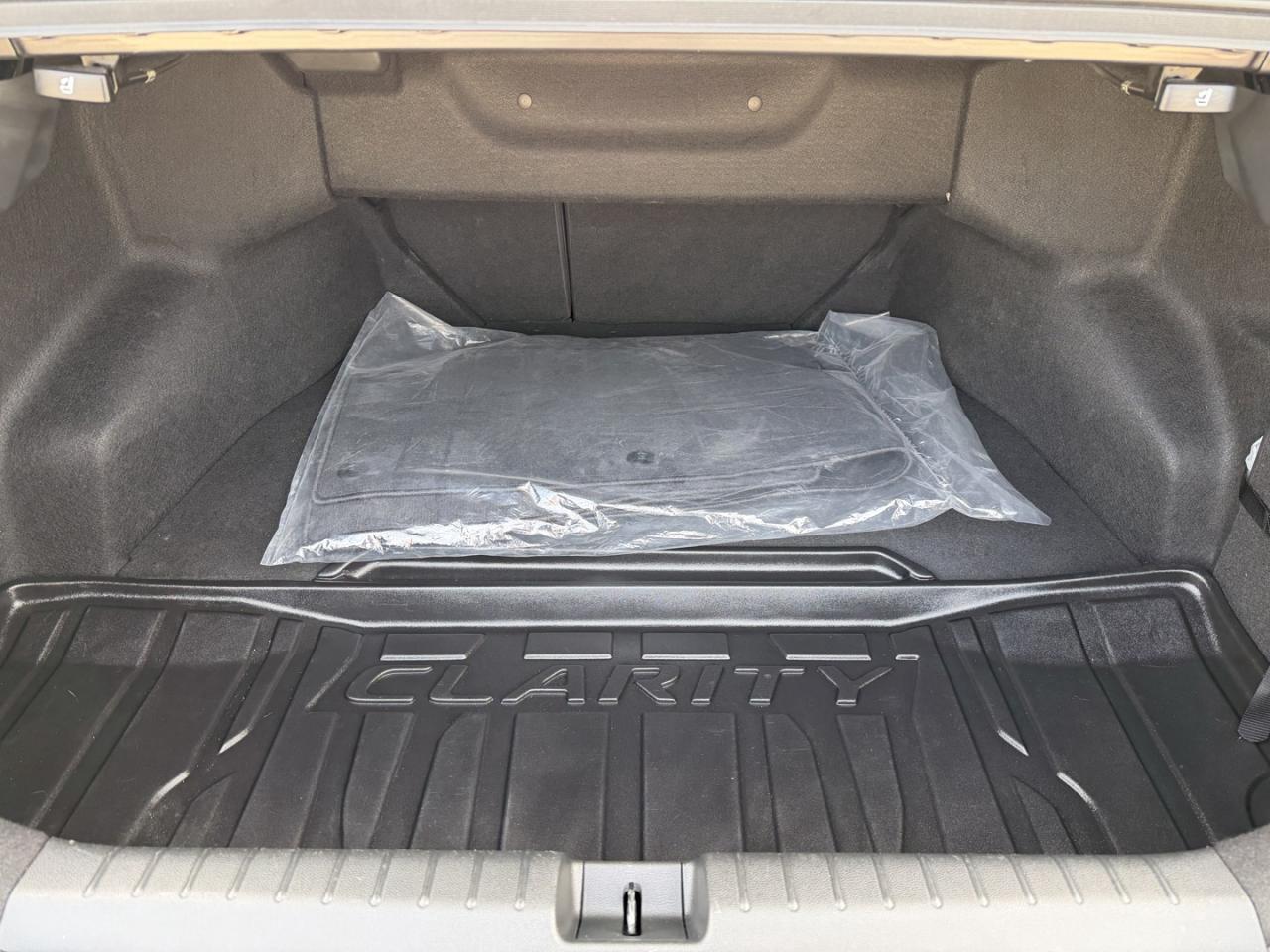 2020 Honda Clarity Plug-In Hybrid Sedan Photo