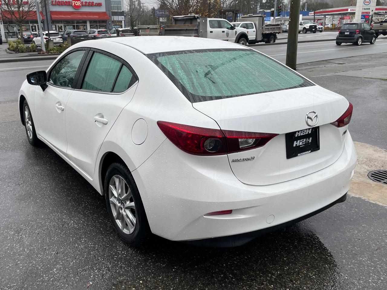 2017 Mazda MAZDA3 GS FINANCING AVAILABLE Photo7