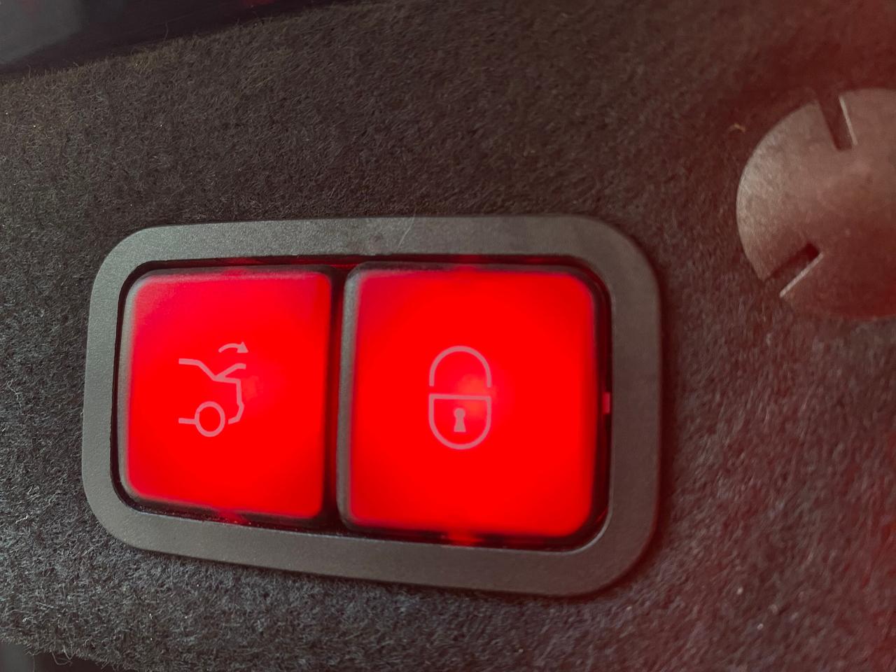 2018 Mercedes-Benz C-Class C300 4MATIC-AMG-SPORT-360 CAM-NAV-1 OWNER - Photo #35