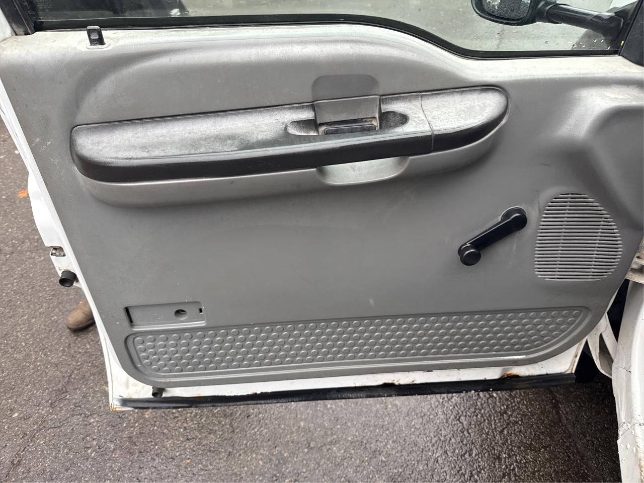 2006 Ford F-450 F-Series - Photo #17