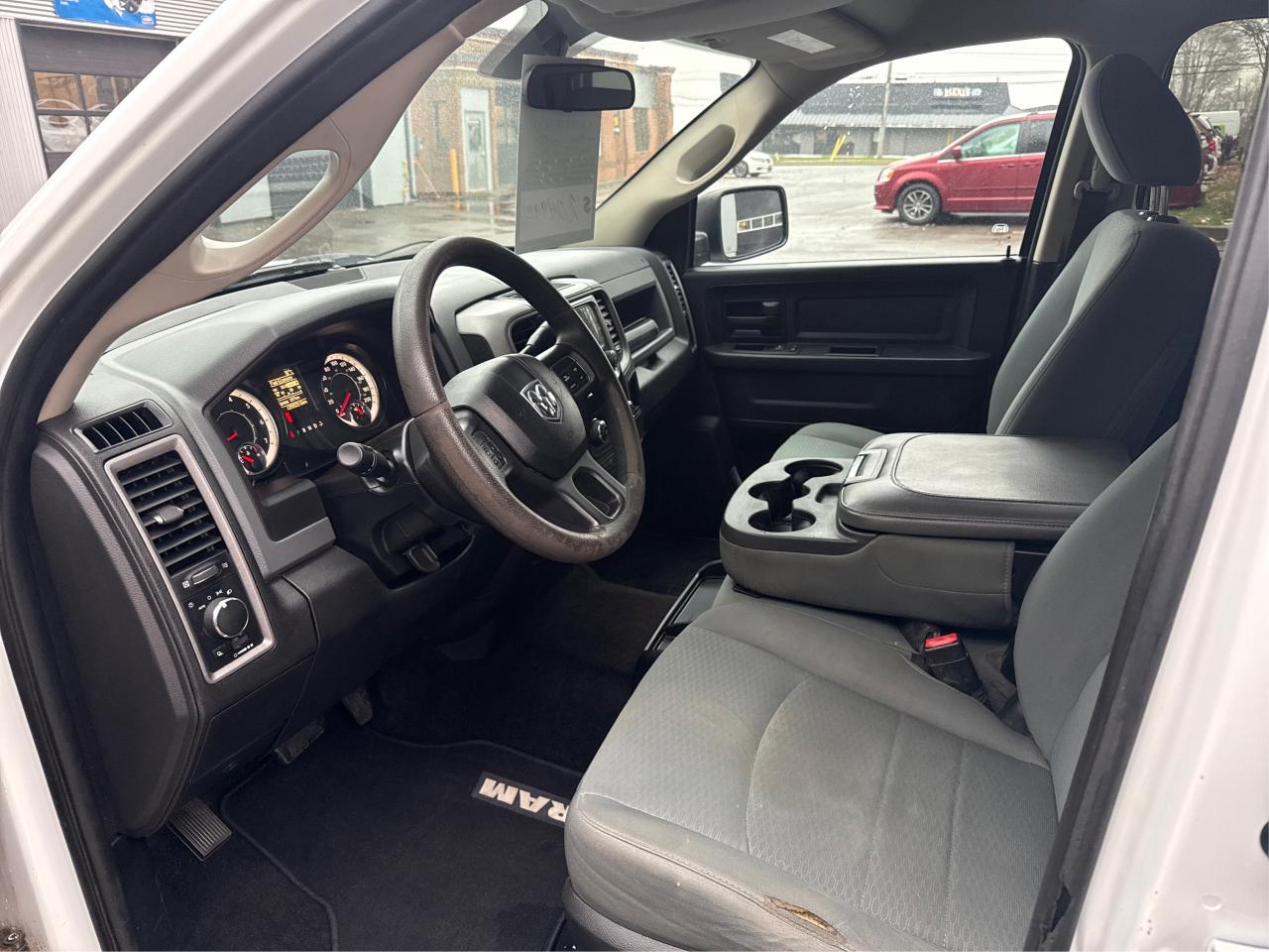 2017 RAM 1500 ST - Photo #9