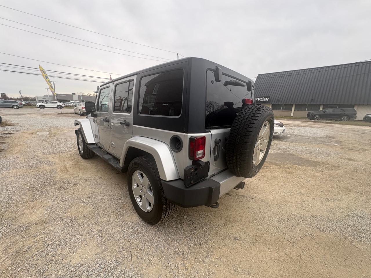2012 Jeep Wrangler Unlimited Unlimited Sahara – Premium Trim 4x4, No Rust with Safety & Warranty. Financing  Available Photo