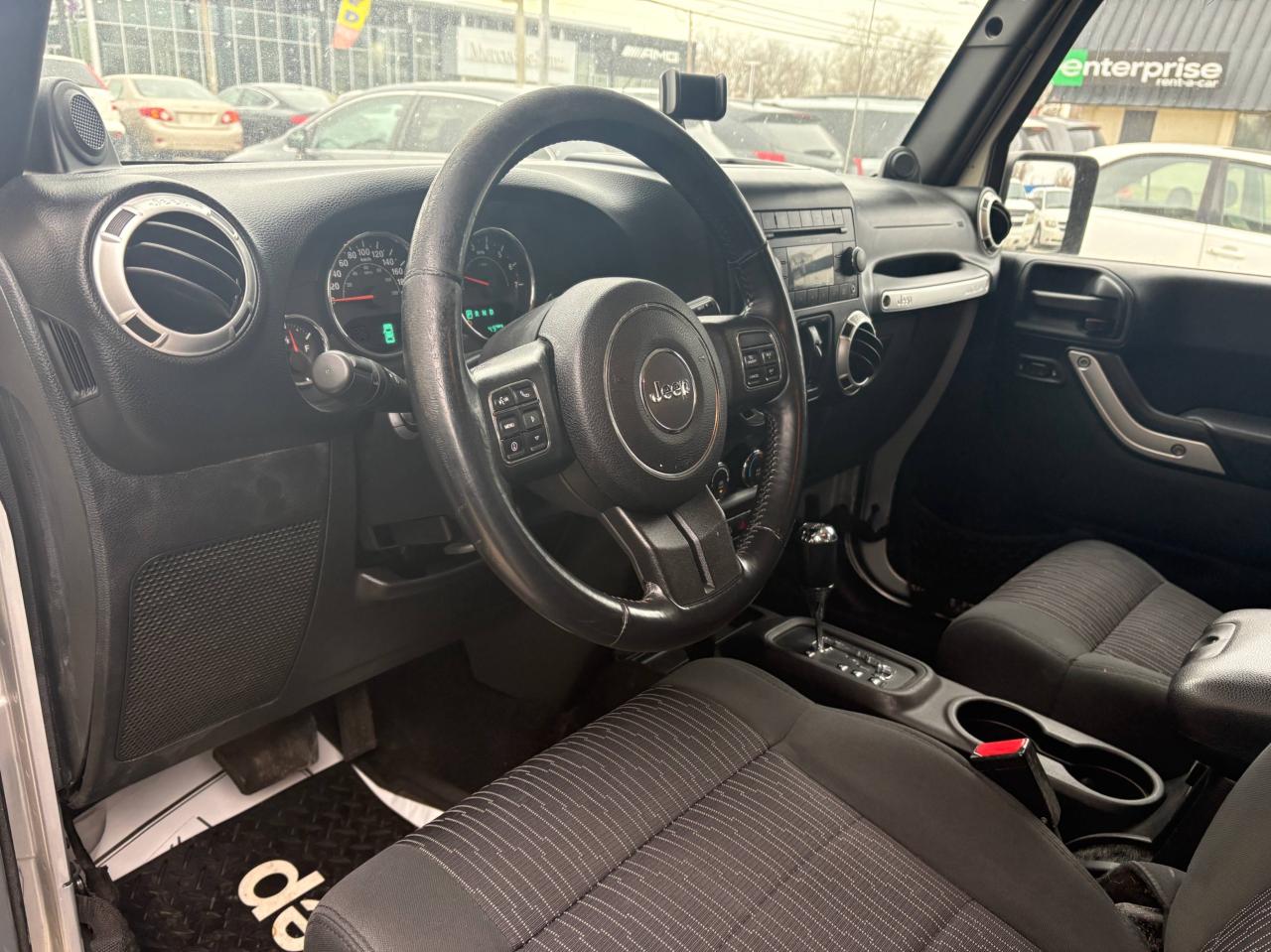 2012 Jeep Wrangler Unlimited Unlimited Sahara – Premium Trim 4x4, No Rust with Safety & Warranty. Financing  Available Photo