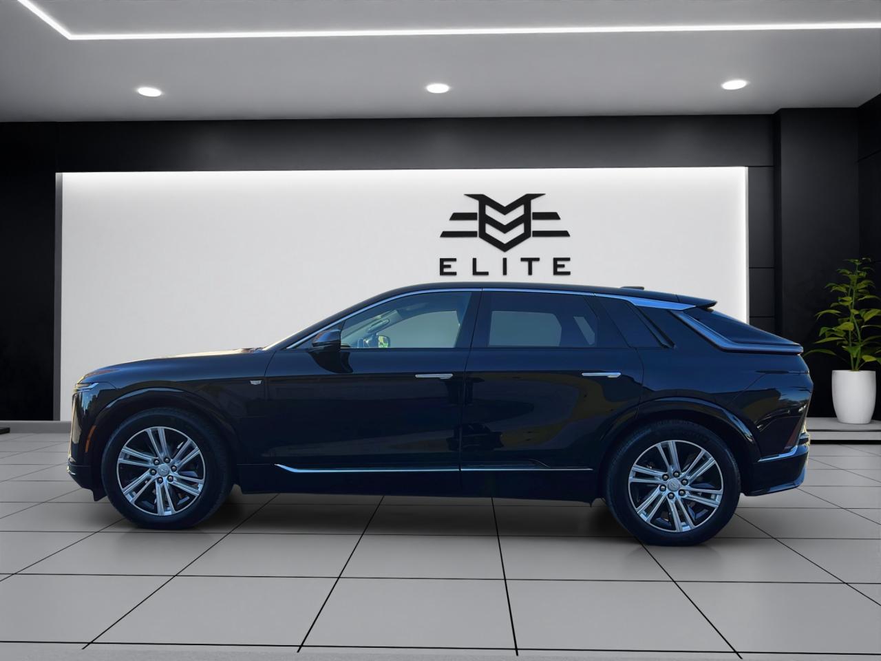 2024 Cadillac LYRIQ TECH W/1SA - 30,000KMS - LEATHER - REVERSE CAMERA !!! Photo