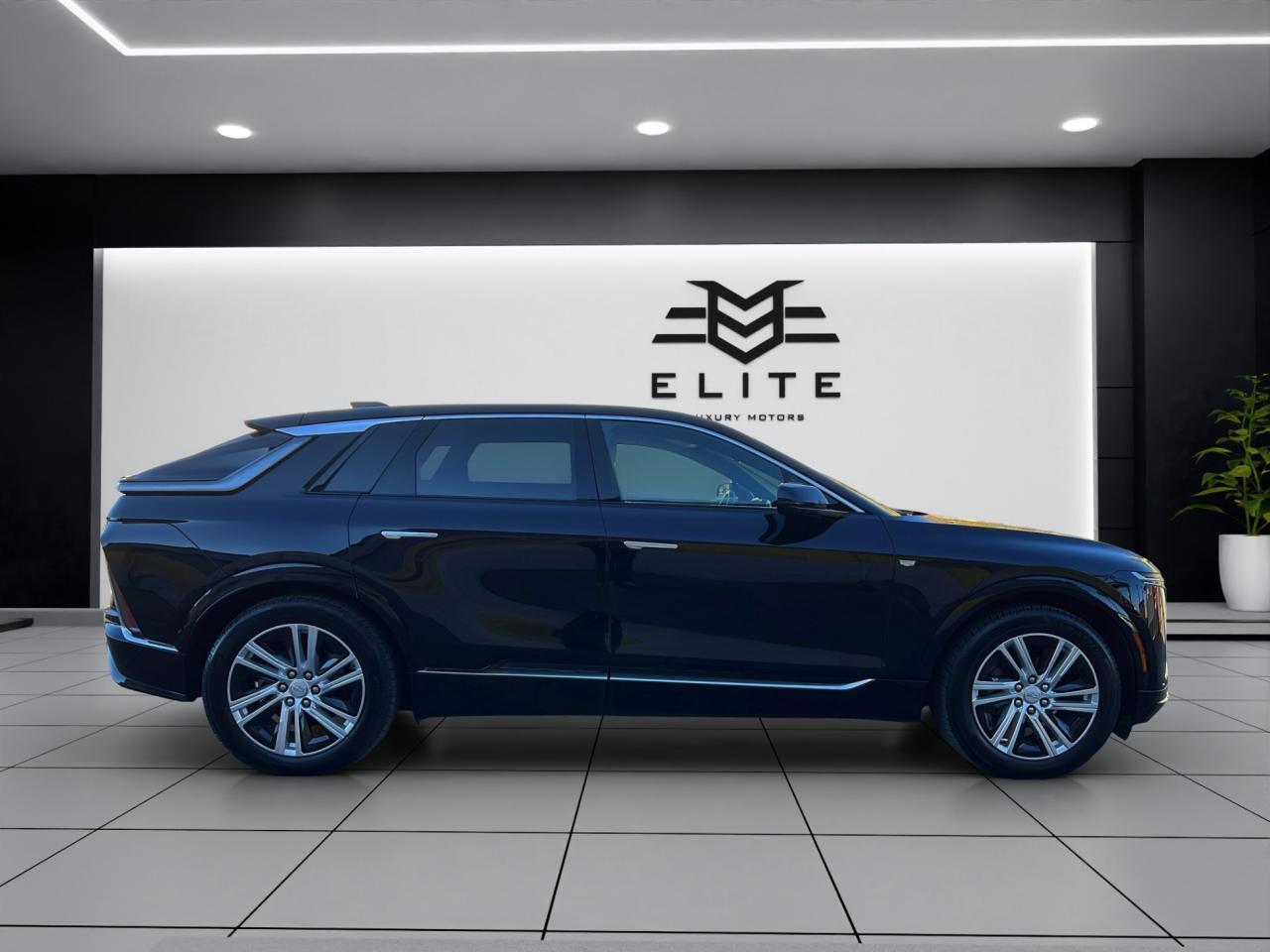 2024 Cadillac LYRIQ TECH W/1SA - 30,000KMS - LEATHER - REVERSE CAMERA !!! Photo