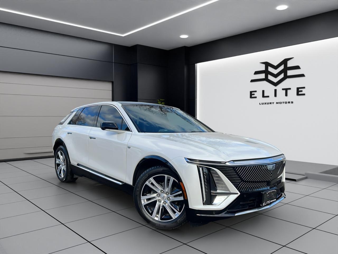 Used 2024 Cadillac LYRIQ TECH W/1SA - 32,000KMS - LEATHER - REVERSE CAMERA !!! for sale in Burlington, ON