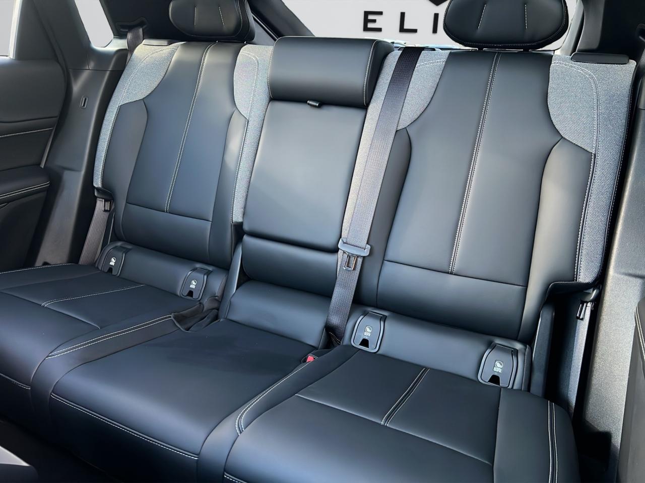 2024 Cadillac LYRIQ TECH W/1SA - 31,000KMS - LEATHER - REVERSE CAMERA !!! Photo