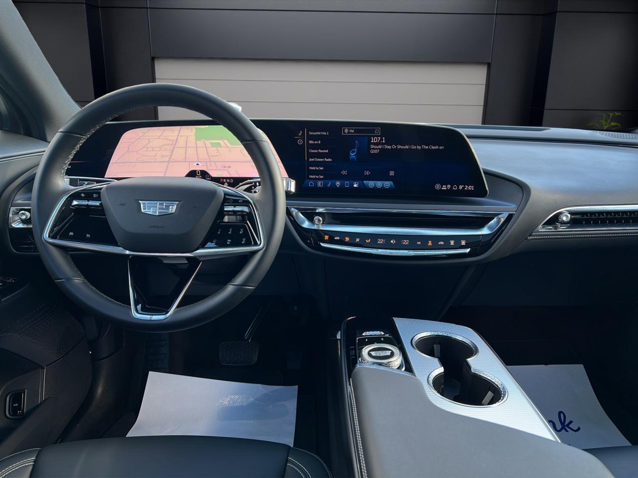 2024 Cadillac LYRIQ TECH W/1SA - 31,000KMS - LEATHER - REVERSE CAMERA !!! Photo