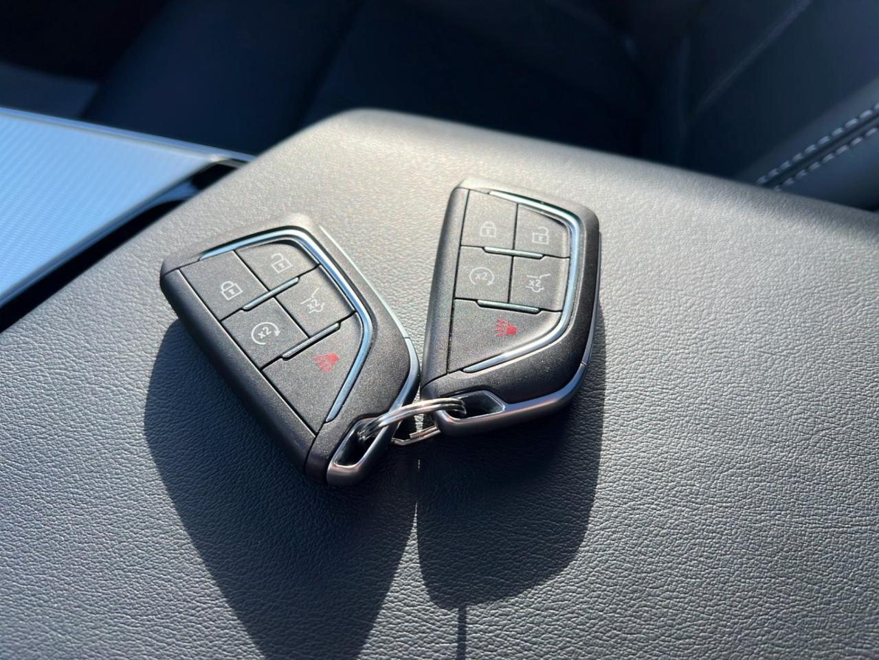 2024 Cadillac LYRIQ TECH W/1SA - 31,000KMS - LEATHER - REVERSE CAMERA !!! Photo