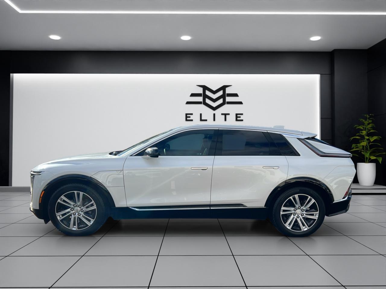 2024 Cadillac LYRIQ TECH W/1SA - 23,000KMS - LEATHER - REVERSE CAMERA !!! Photo3