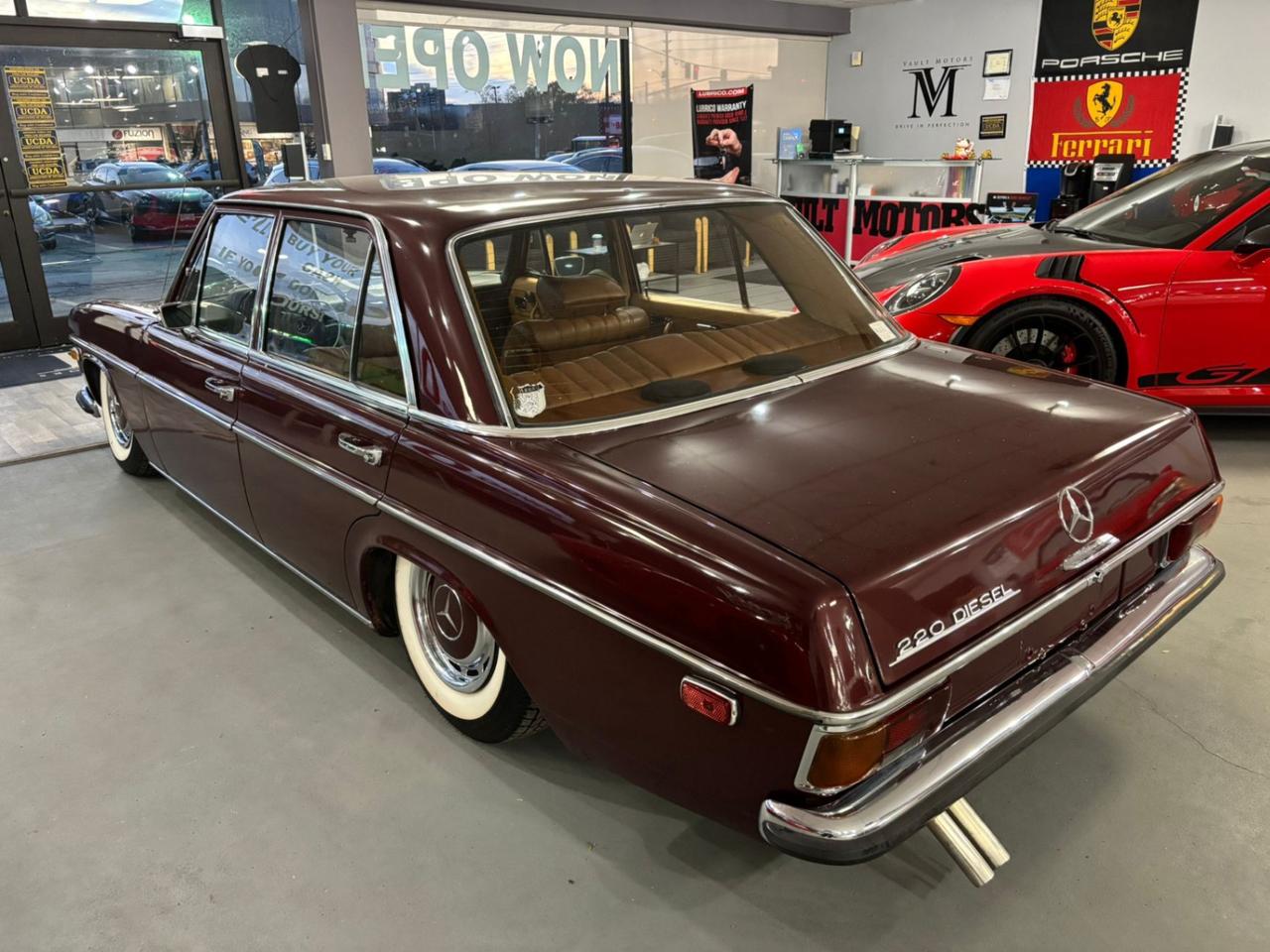 1972 Mercedes-Benz 220 W115 Photo