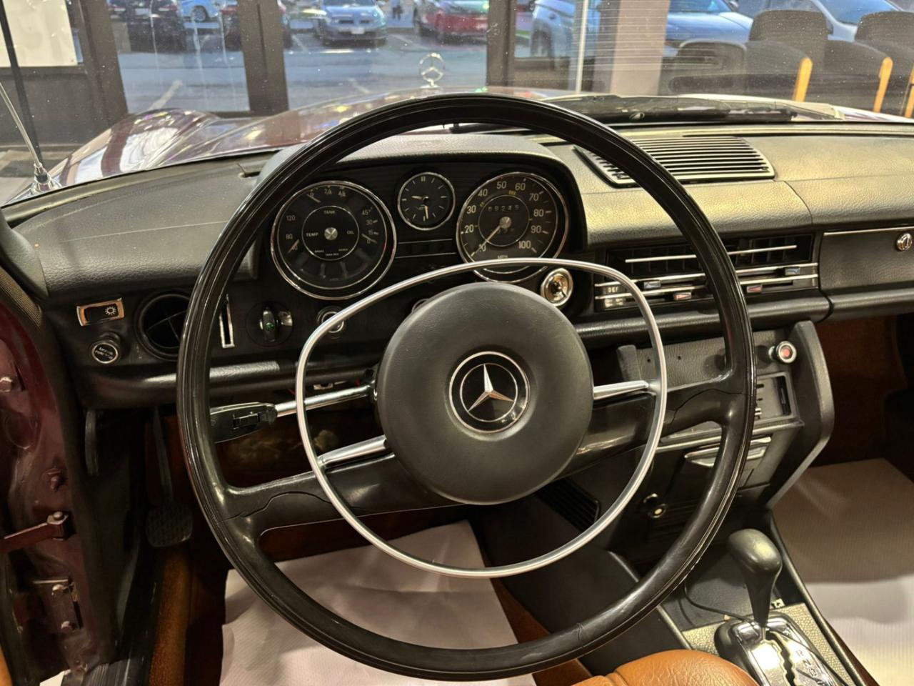 1972 Mercedes-Benz 220 W115 Photo