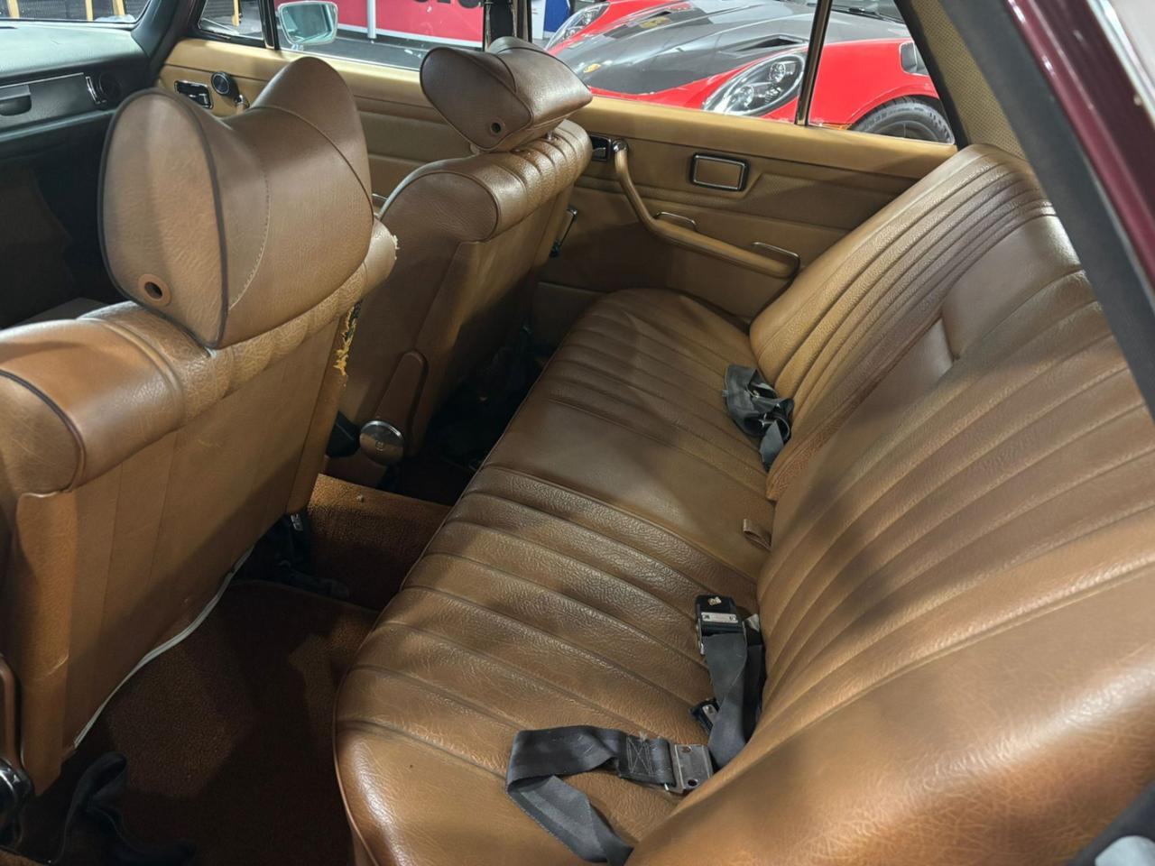 1972 Mercedes-Benz 220 W115 Photo