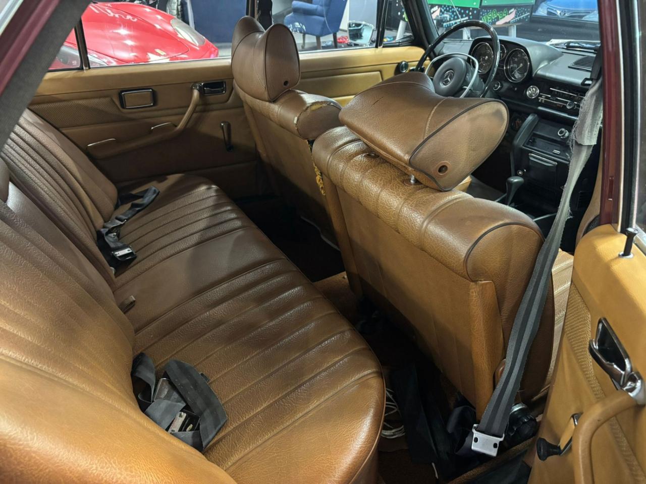 1972 Mercedes-Benz 220 W115 Photo